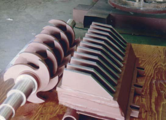 ITEM 1409_LIME CRUSHER AND ANVIL RESTORATION DECORATED WITH SPECIAL HARDFACING IN BREAKER FITS