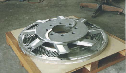 PULPER ROTOR AND EXTRACTION PLATE